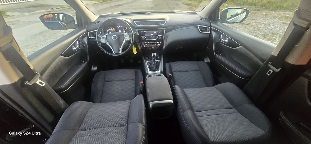 Nissan Qashqai / 2015 / 1,2 B./ 116 cp/ 95900 km/ Clima/ Senzori/ Pilot/ Leduri/