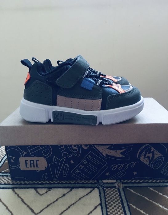 Новые крассовки для мальчика