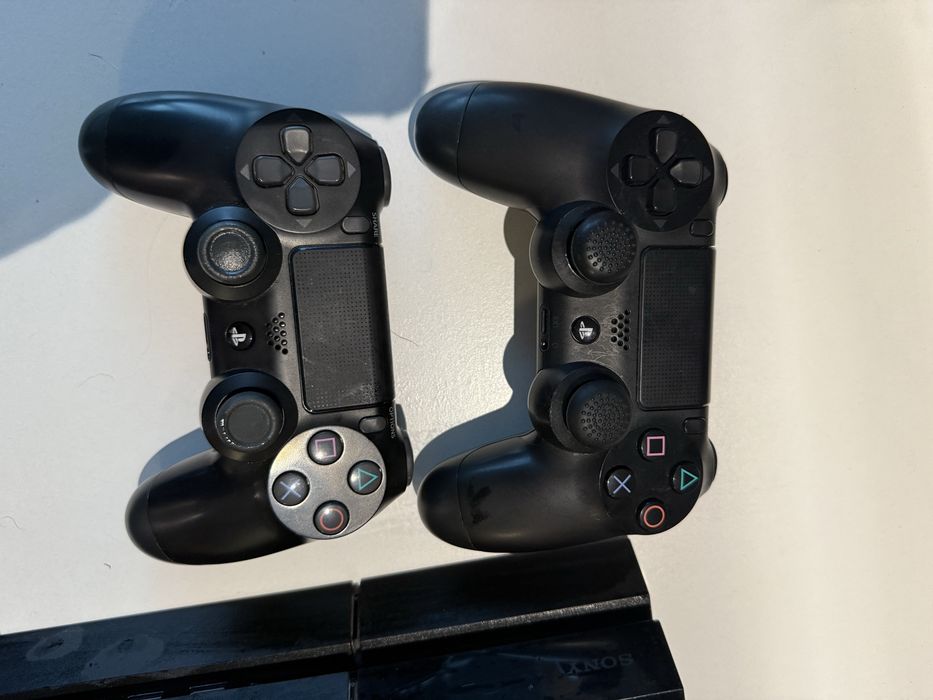 Продавам PlayStation 4