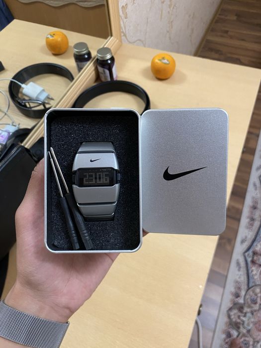 часы от Nike новый!!
