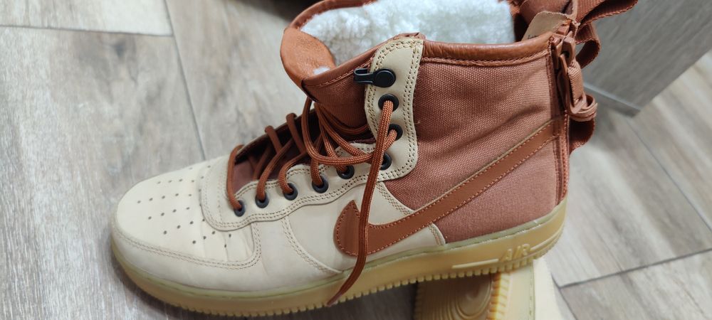 Vând Nike Air SFAF1