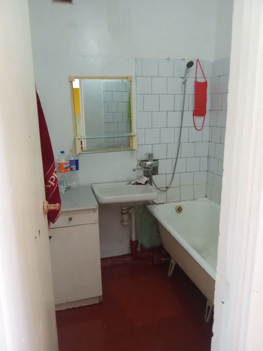 Qibray tumani TTZ4 2 xonali uy sotiladi