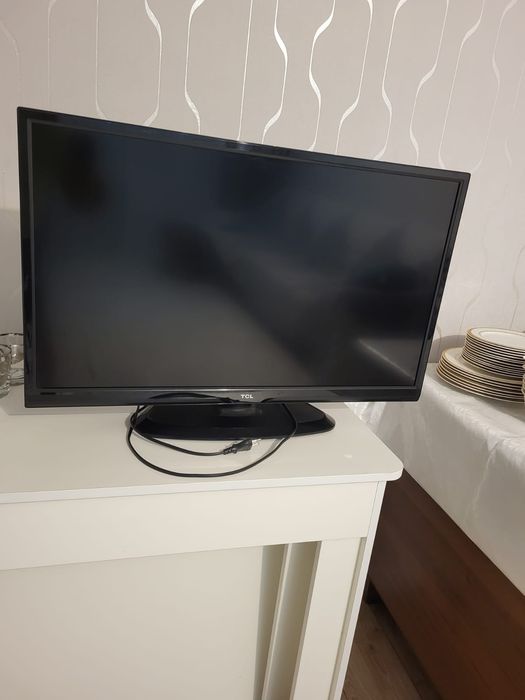 Продам телевизор TCL