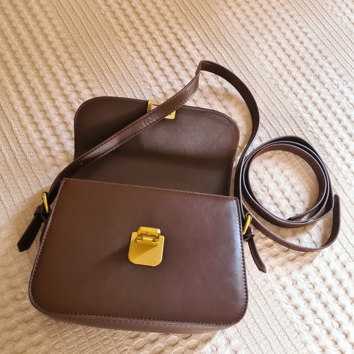 Коричннвая сумка кроссбоди