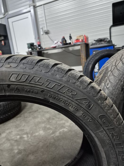 Vand 4 anvelope de iarna 255 50 19