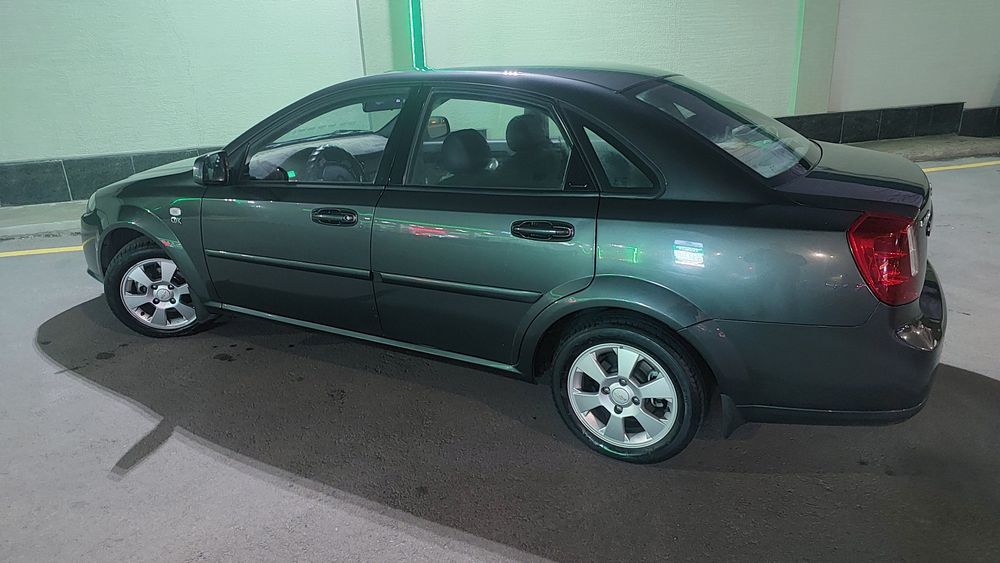 Chevrolet Lacetti 1.5 full комплектация