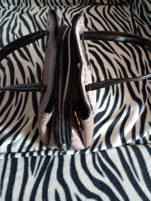 Продам женскую сумочку.5000