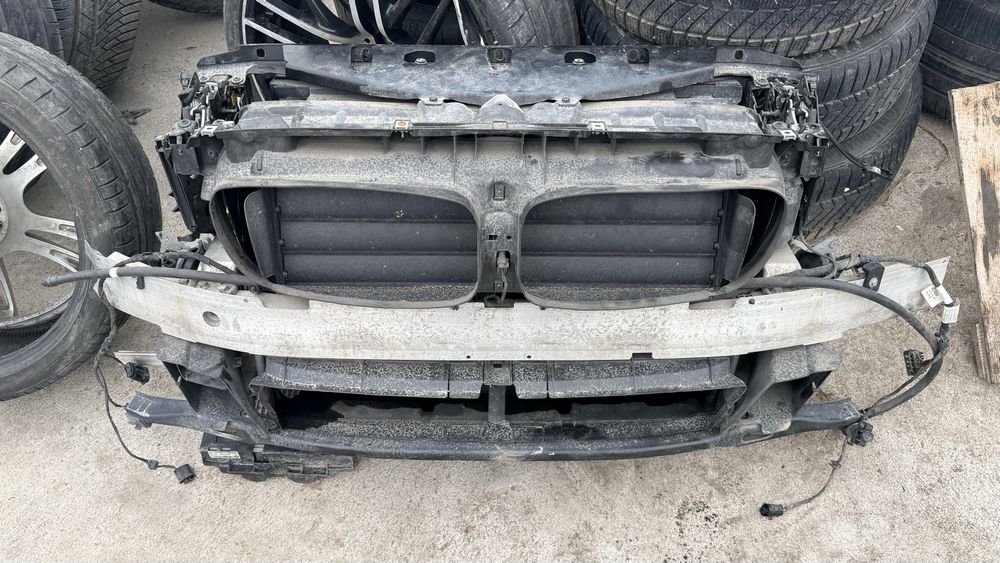 BMW F10 F11 Маска (очиларка с радятори и перка)