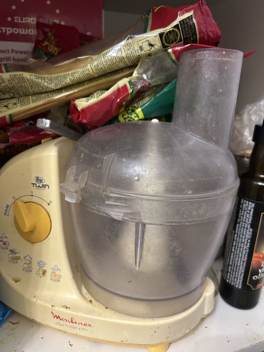 Отдам бесплатно кухонный комбайнер