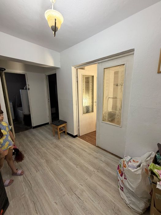 Vând apartament cu 3 camere