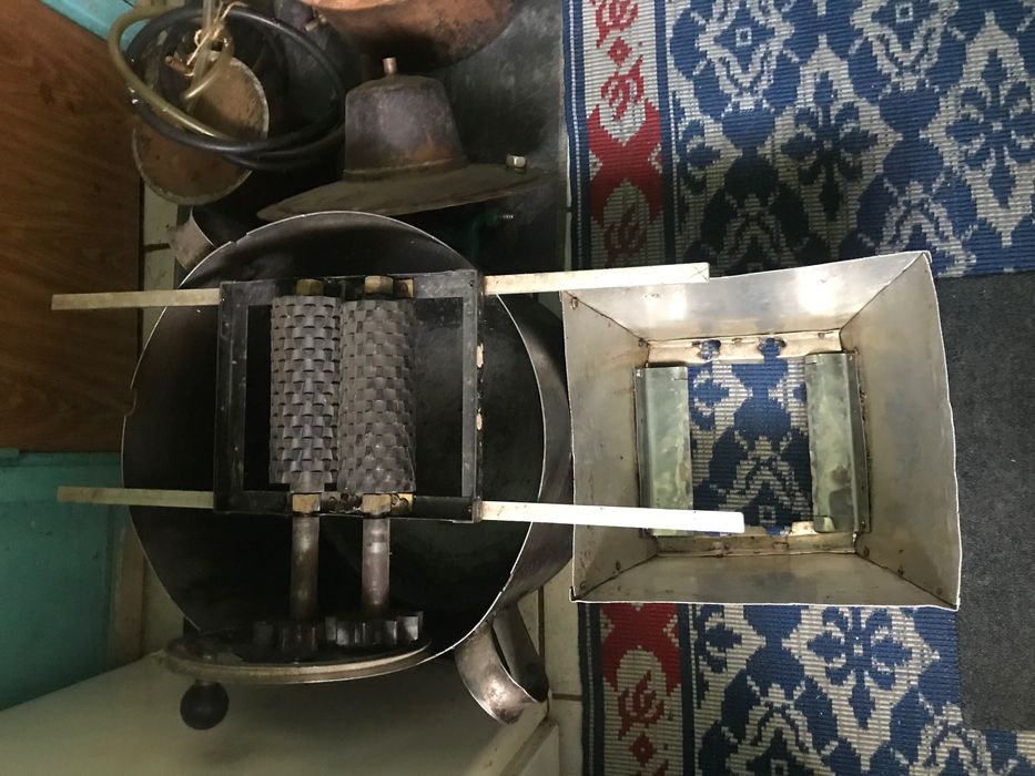 Vand cazan țuica cu storcator ideal pentru apartament