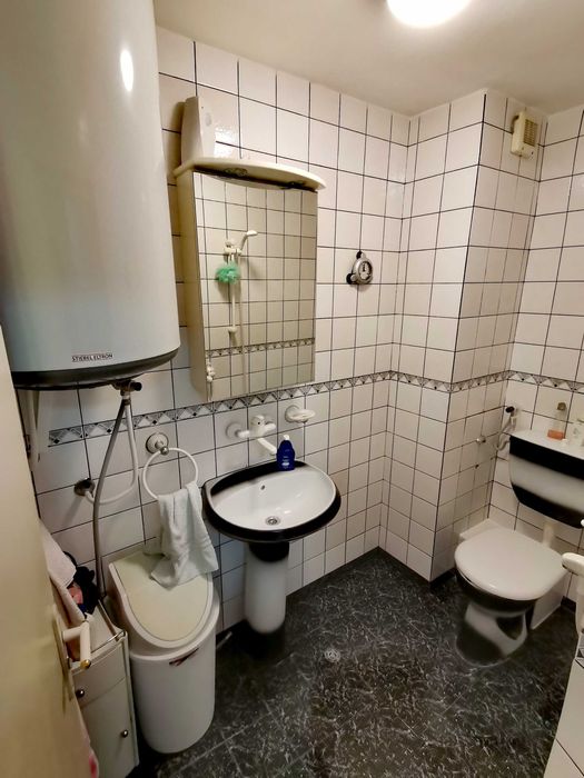 Дава се под наем Двустаен апартамент в Бургас, Възраждане - 65 кв.м за 204 € - Снимка #3