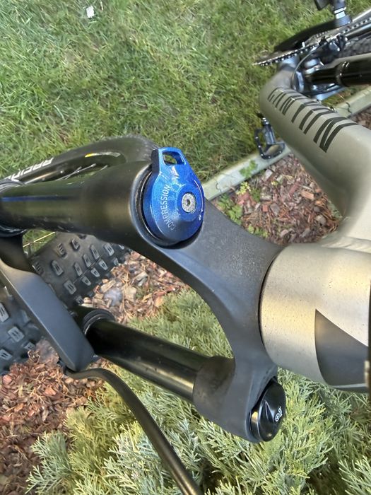 Планински велосипед Мекица CANYON NEURON  29цола. L.