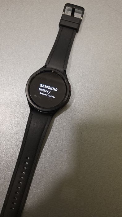 SAMSUNG Galaxy Watch6 Classic - Черен | Отлично състояние | + Подарък