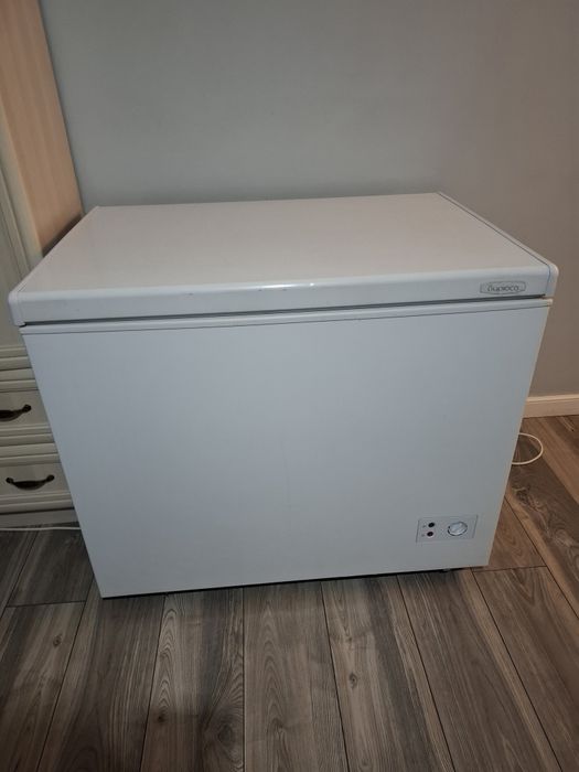 Продам морозильную камеру