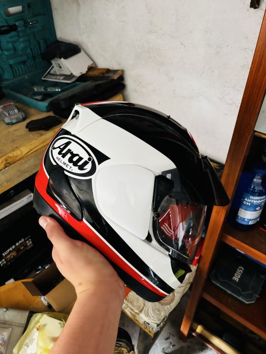 Продавам Мото каска ARAI