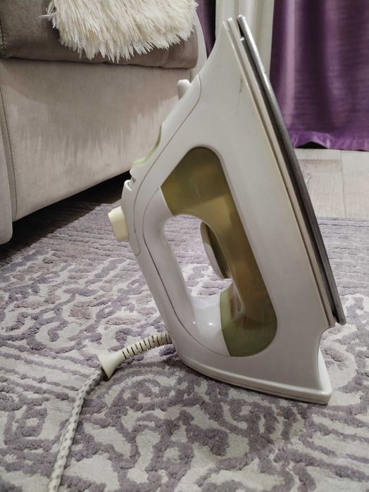 Продам утюг в хорошем состоянии