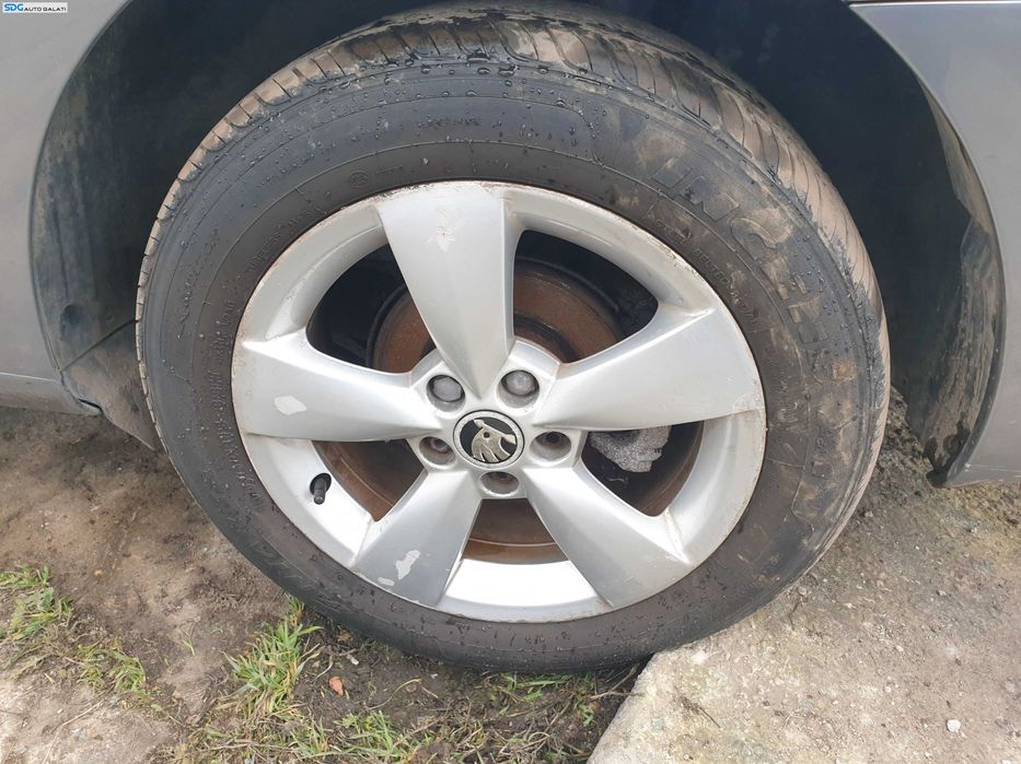 Set 4 Jante Roti Aliaj 185 60 15 R15 5x100 Skoda Rapid 2012 - 2017 [K3786]