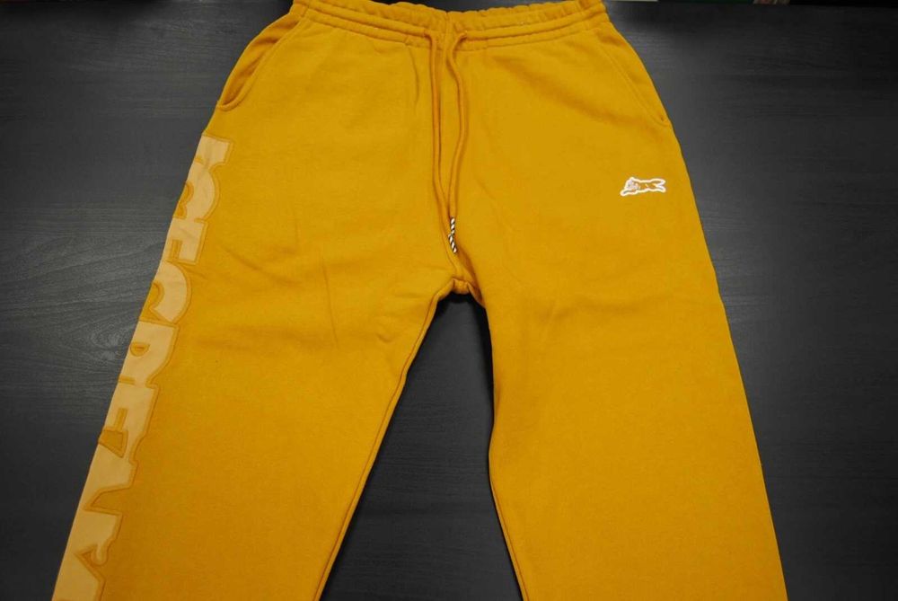 НОВО мъжко долнище ICECREAM Cone Sweatpants Jogger – цвят Buckthorn Khaki