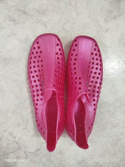 Продам аквашузы 34 размера