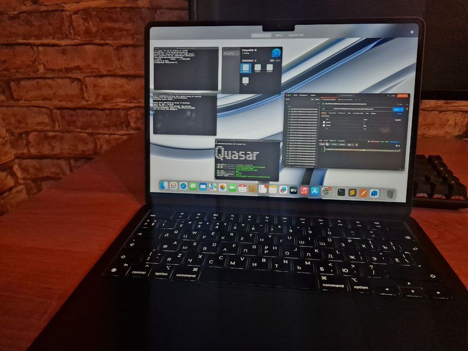 MacBook Air M2 13.6