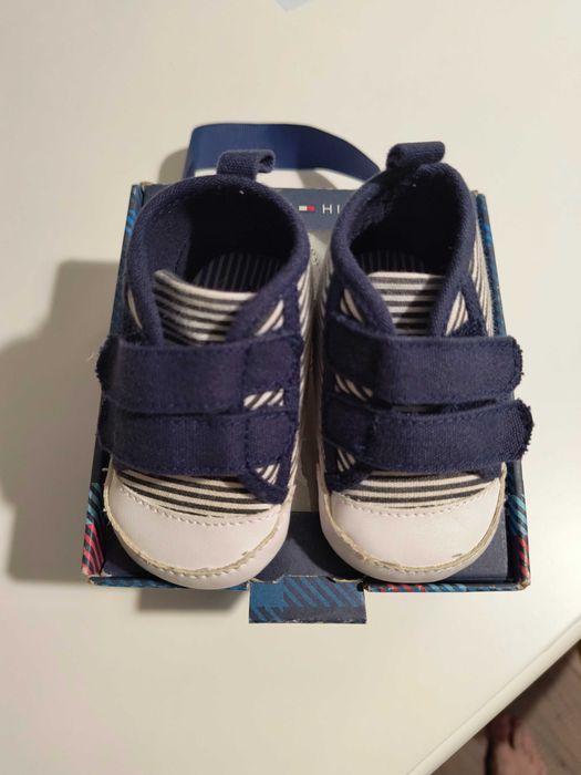 Лот бебешки обувки