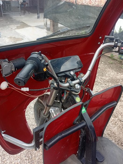 Vând triclicu electric