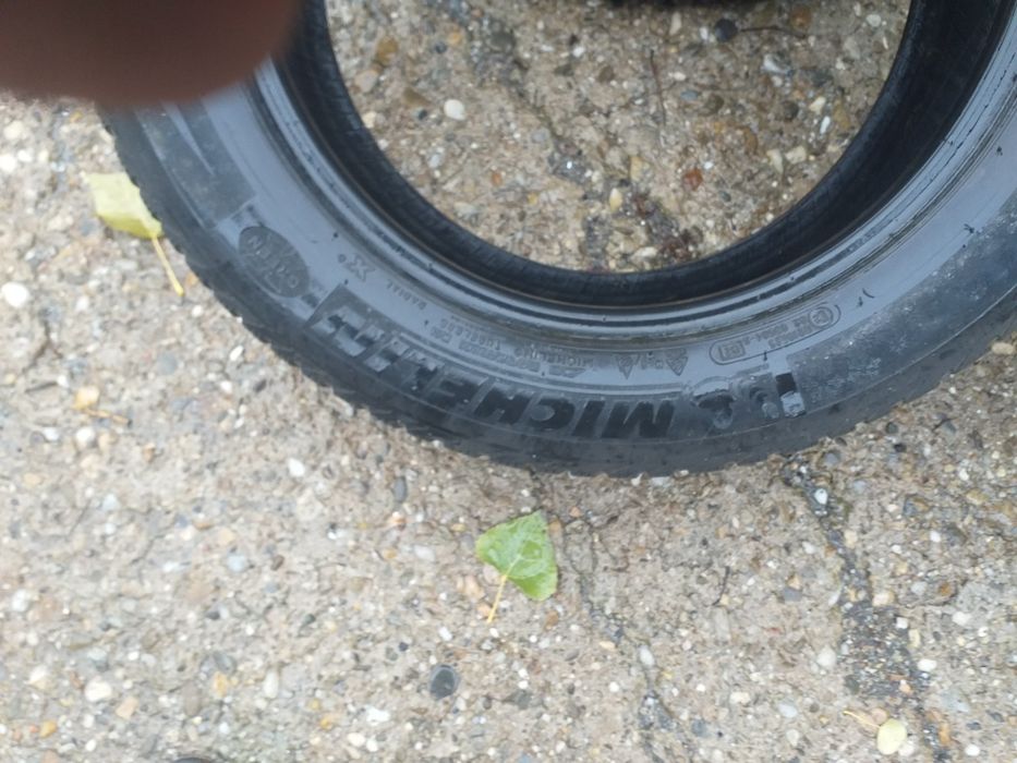 Vand cauciucuri second hand 215/55/r16