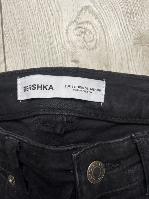 Blugi Bershka marime 38
