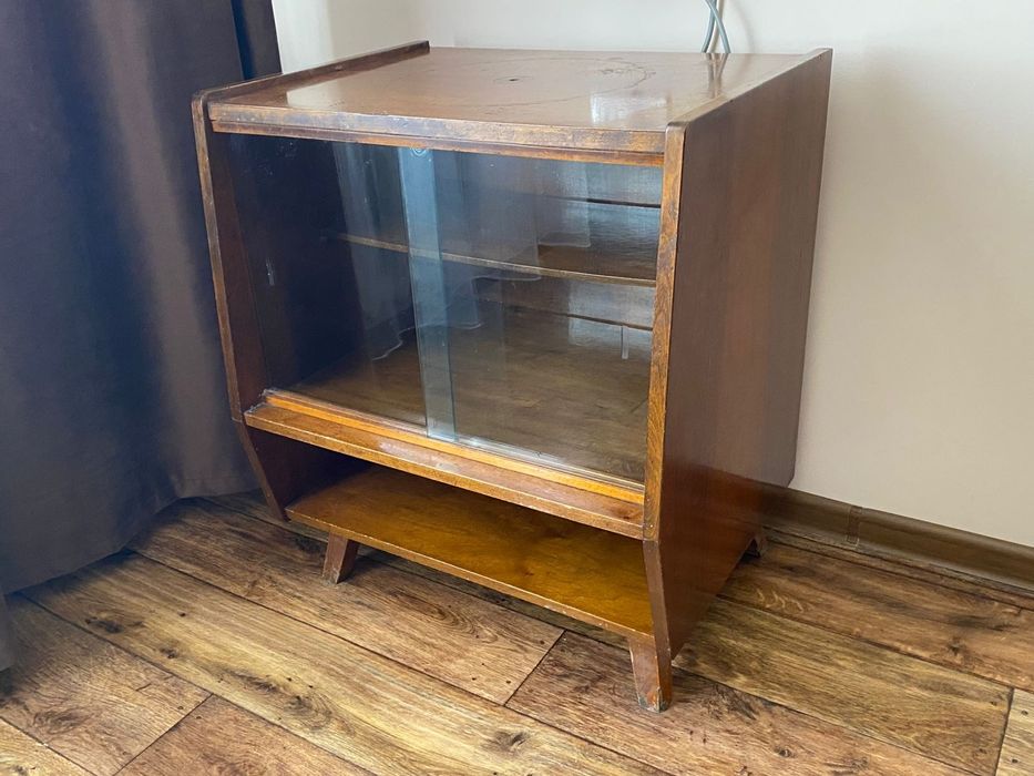 Отдам даром шкаф и тумбу