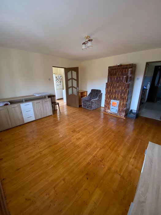 Urgent ! Casa de vanzare cu anexe si 24 de arii in Sisesti