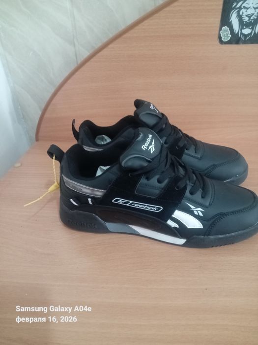 Продам красовки новые