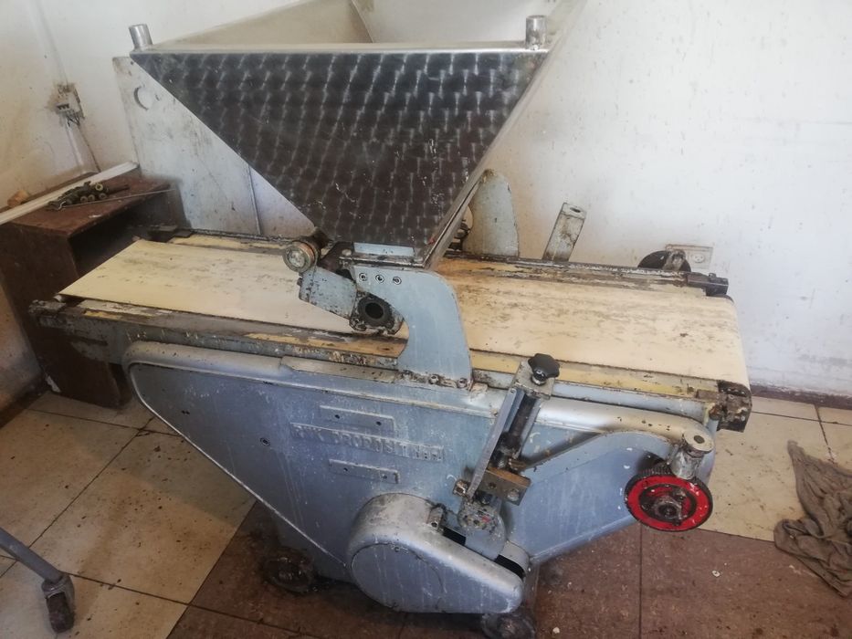 Тестоотсадочная машина