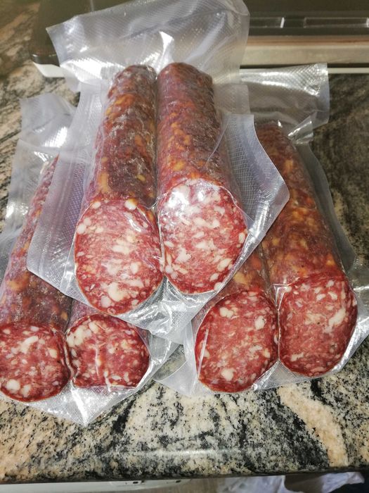 Домашно произведени деликатеси