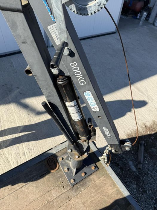 Ръчен кран за бус