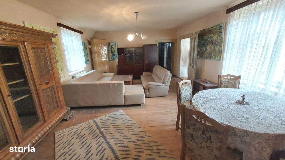 Apartament 5 camere la casa zona ultracentrala in Cisnadie