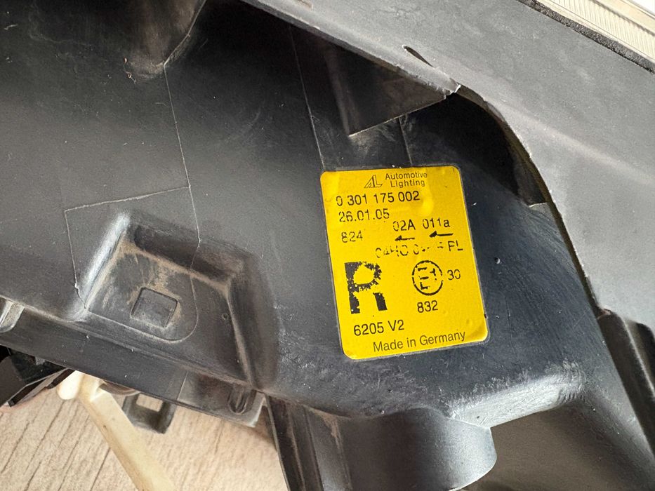 Far dreapta Peugeot 406 facelift dupa 2002 cod 0301175002 Europa