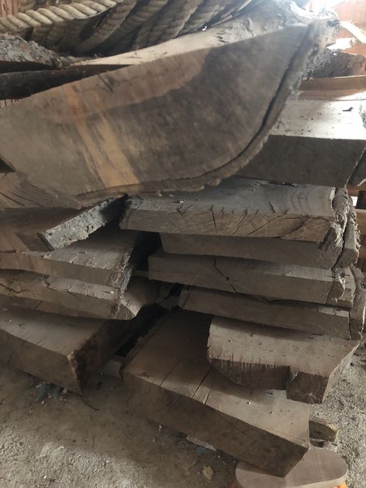 Lemne brad si cires pentru masa de rasina