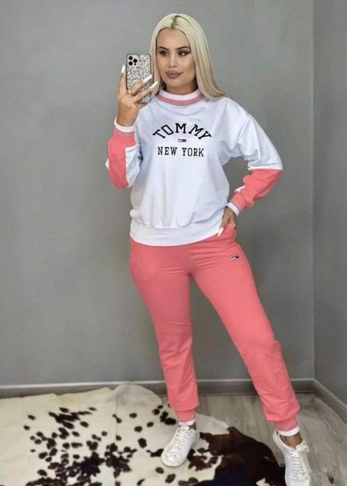 Дамски спортни екипи