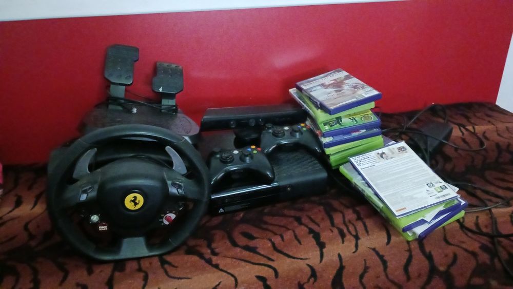 Vând Xbox 360  arata și merge foarte bn...