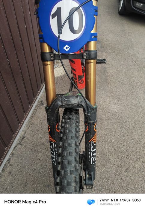 Bicicleta downhill scott