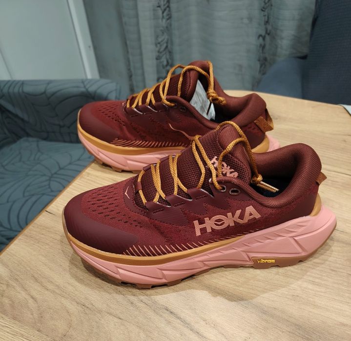 H O K A       Skyline float x