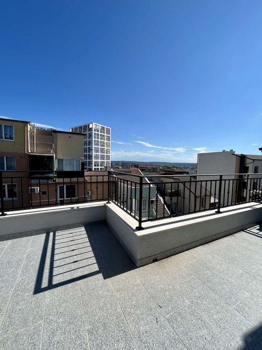 Четиристаен апартамент с 2 гаража