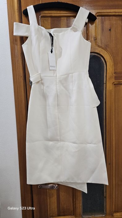 Платья новые на 36-38 размер