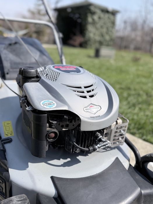 Masini tuns iarba , cu tractiune si motor Briggs & Stratton 190 cm