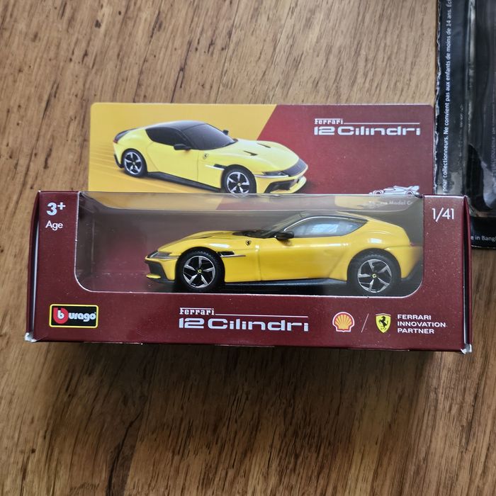 Колекционерски метални модели в различни мащаби.