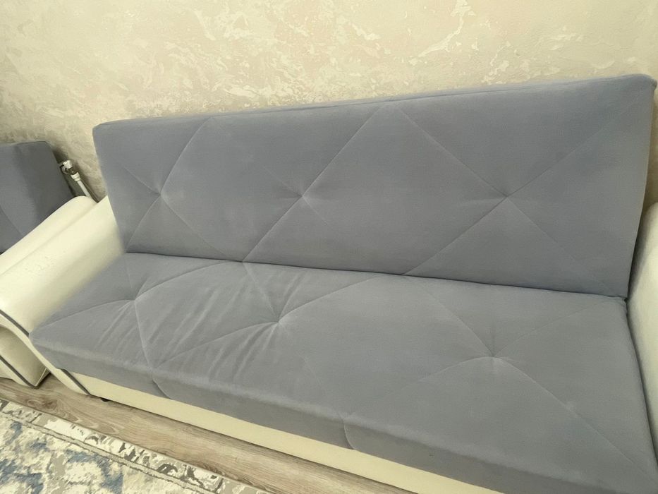 Продам диван с креслами