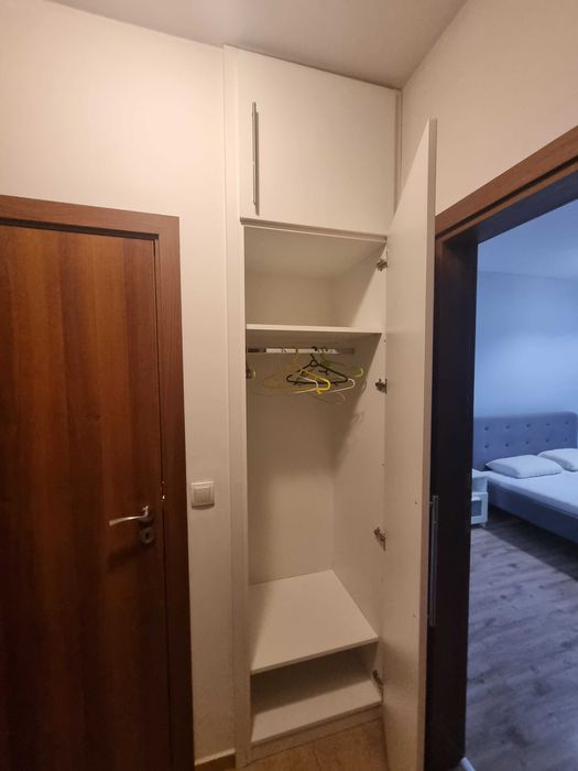 Двустаен апартамент с подземен гараж- Базар Левски