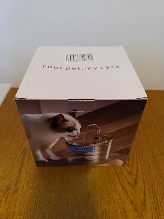 Fântâna de apa pentru animale . Electrică. 1.8 L Cu filtru