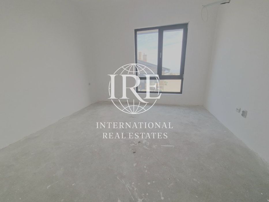 Продава се Четиристаен апартамент в Варна, Виница - 134 кв.м за 1066 €/кв.м - Снимка #6